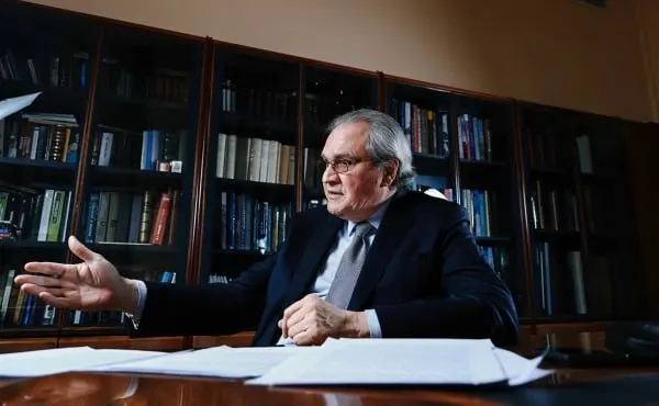 Валерий Фадеев заявил, что после признания иностранных учебных заведений нежелательными с ними «нельзя вести дела», при этом учёным по-прежнему разрешено обращаться к их научным материалам; при сомнениях он посоветовал консультироваться с ФСБ.