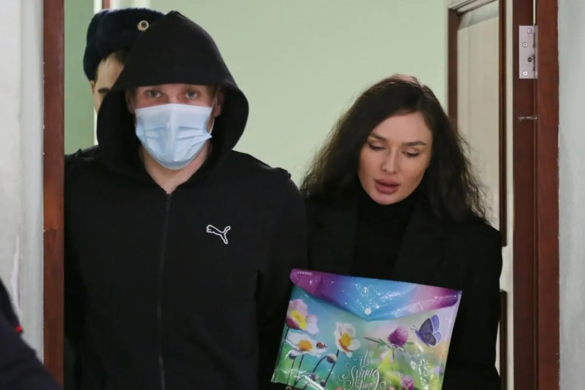 Кассация отклонила жалобы Виктории Шинкарук и Александра Холодкова: приговор в виде 21 года лишения свободы оставлен в силе. Защита намерена продолжать обжалование в надзорном порядке и через другие инстанции.