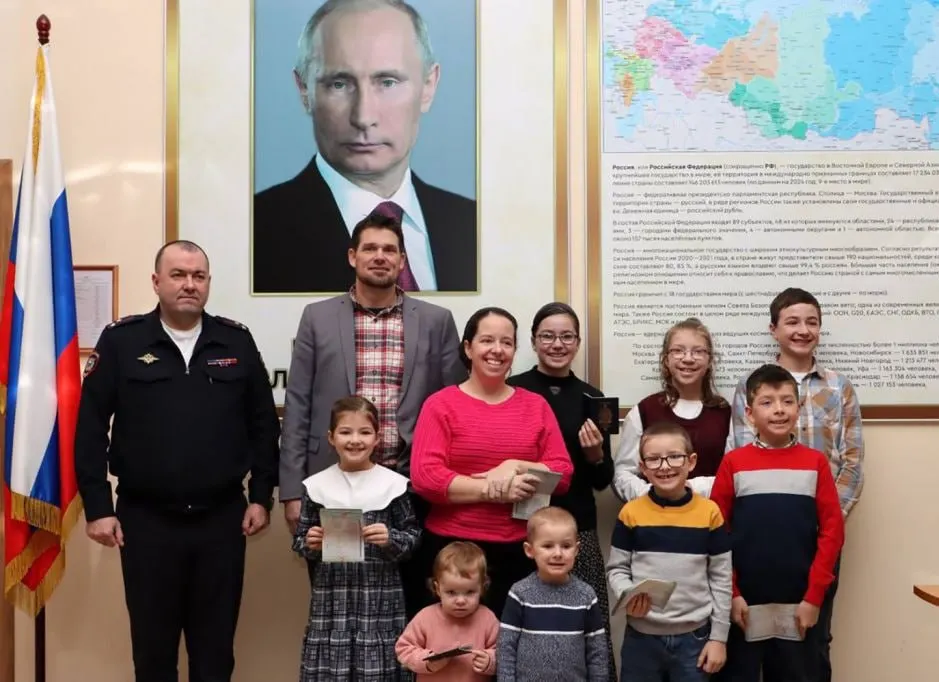 В 2025 году 1112 иностранцев оформили специальные визы для переезда в Россию как лица, разделяющие «традиционные российские духовно‑нравственные ценности», сообщил директор консульского департамента МИД России.