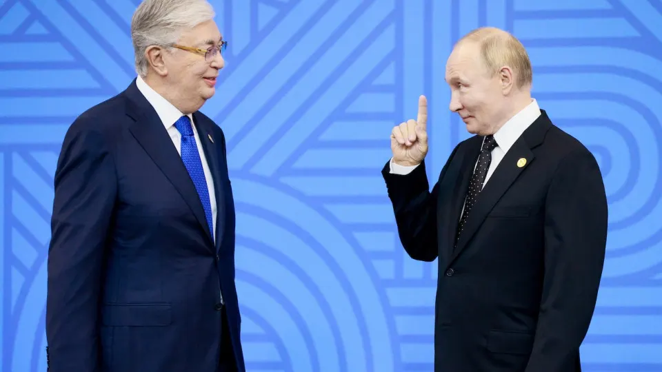 Из‑за снижения выпуска на российских НПЗ и остановок на ремонте обсуждается поставка автобензина АИ‑92 из Казахстана — возможен обмен на авиакеросин.
