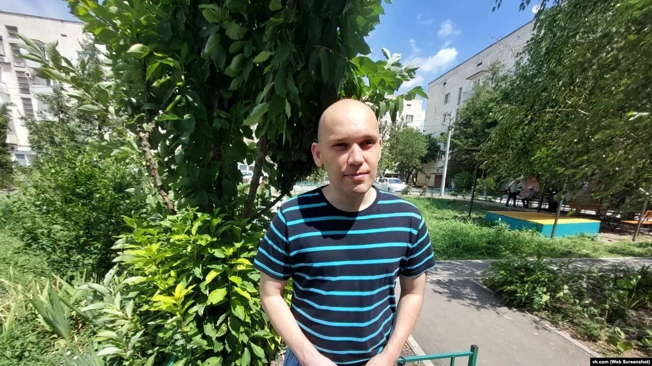 В обновлённый реестр «иностранных агентов» включили 137 человек, среди которых инвалид I группы Игорь Никитенко из Джанкоя. Правозащитники предупреждают о рисках штрафов и уголовной ответственности для «участников» реестра.