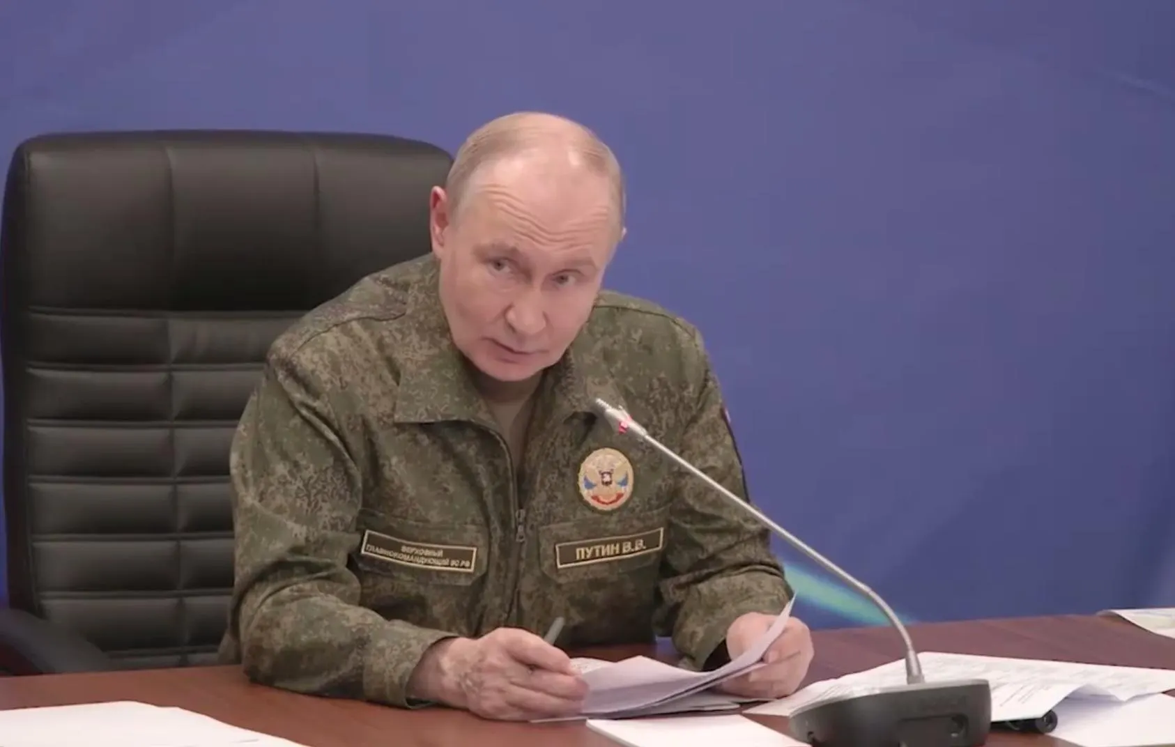 На совещании с военными президент заявил, что российские войска взяли под контроль Константиновку в Донецкой Народной Республике. По его словам, с начала года ВС РФ освободили 133 населённых пункта.