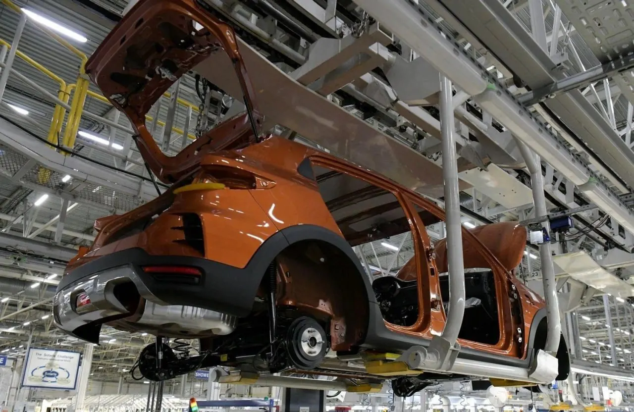 Новый закон почти исключает возможность обратного выкупа автозаводов иностранными компаниями: российские и китайские инвесторы получают инструменты защиты, а иностранным собственникам остаётся лишь шанс на компенсацию с учётом вложений новых владельцев.