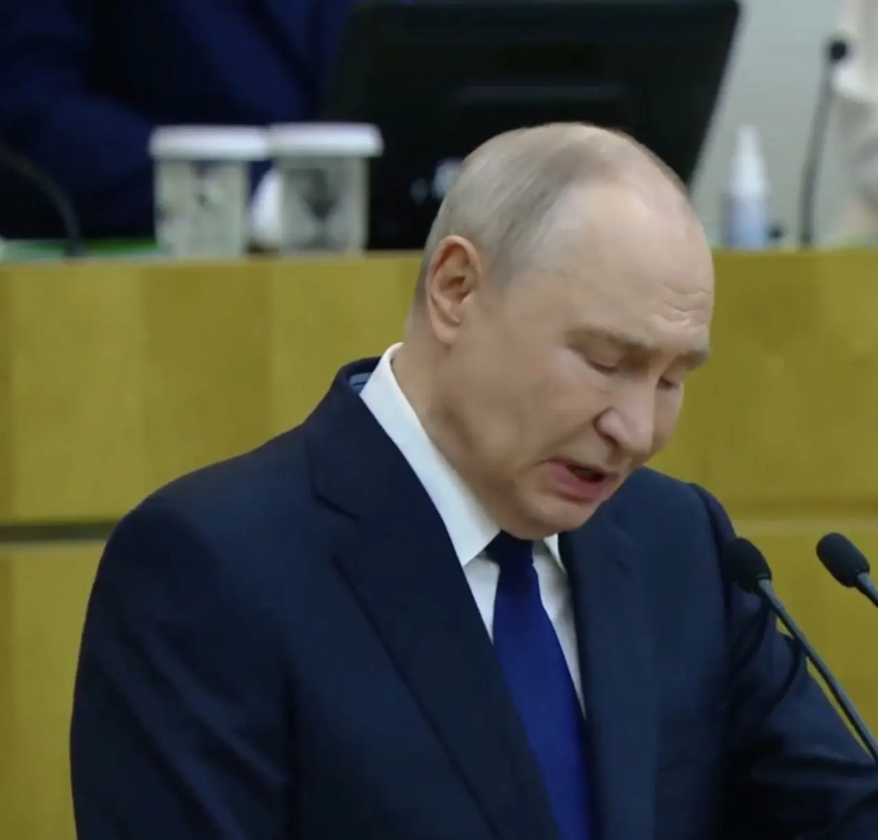 Путин на первом заседании Госдумы нового созыва заявил о устойчивости экономики и суверенитете, обсудили бюджет и тарифы, призвал депутатов поддержать военных и их семьи.
