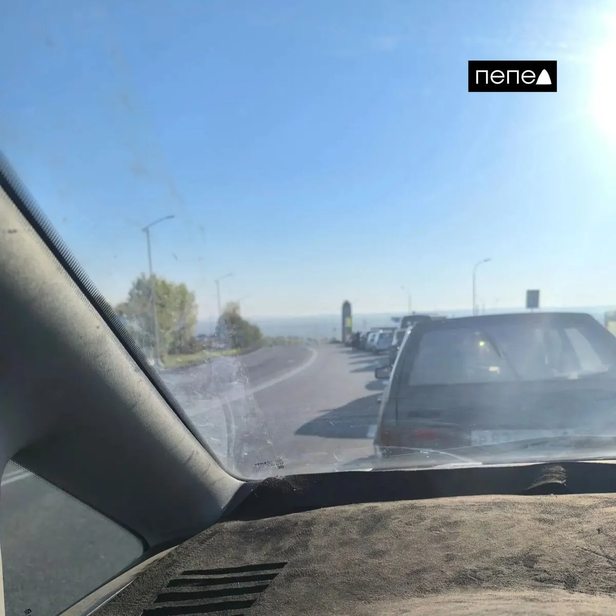 В регионе объяснили, почему на заправках образуются очереди, и какие меры предпринимаются для стабилизации поставок и цен на топливо.