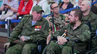 Министр здравоохранения заявил, что с июня 2023 года открыто свыше 2,7 тыс. специализированных кабинетов психолого-психиатрической помощи для участников боевых действий, а также запущено приложение для раннего выявления стрессовых расстройств.