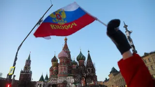 Объем просроченных долгов между компаниями в России к концу января достиг 8,2 трлн рублей, что соответствует почти 4% ВВП. Экономисты связывают всплеск неплатежей с падением спроса, началом спада ВВП и ростом налоговой нагрузки.