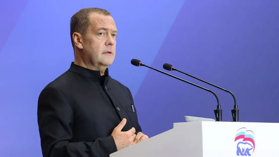 Зампред Совбеза Дмитрий Медведев заявил о реальной возможности ядерного апокалипсиса, подчеркнув необходимость готовности на фоне истечения действия договора СНВ‑III и роста международной напряжённости.