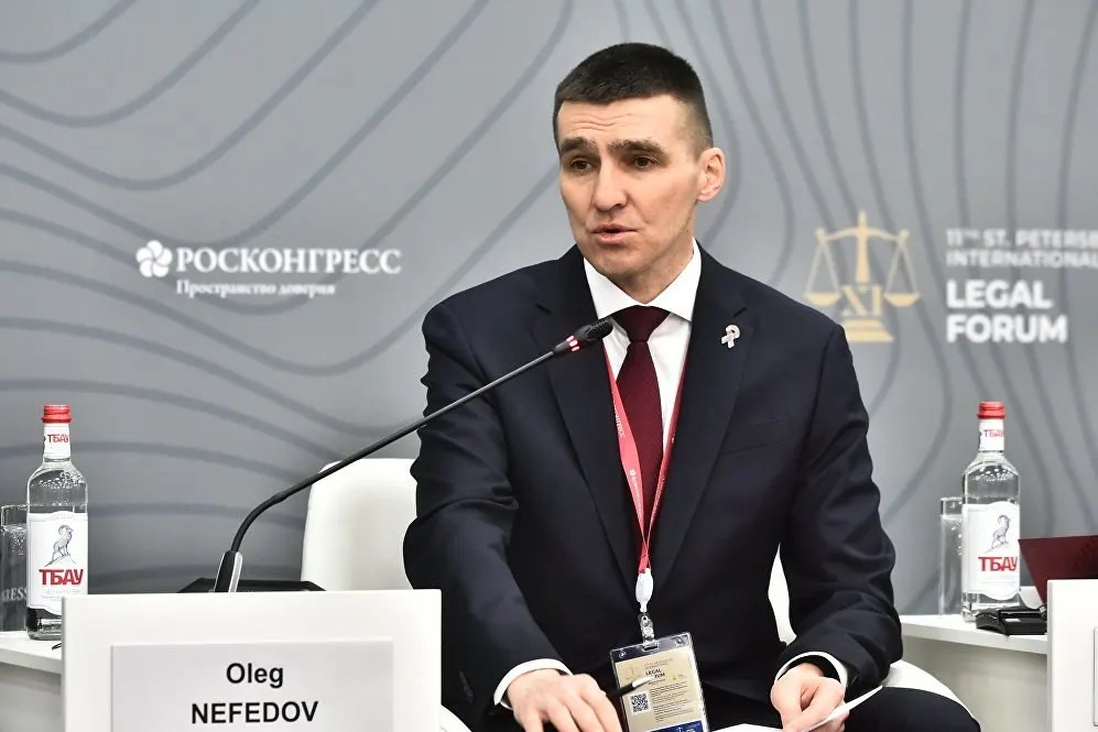 Высшая квалификационная коллегия судей 26 мая рассмотрит кандидатуру судьи Верховного суда Олега Нефедова на должность заместителя председателя ВС — председателя коллегии по гражданским делам. Ранее Нефедов выносил решения о признании ряда организаций «экстремистскими» и запрете их деятельности.