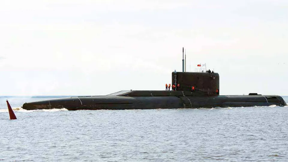 Западные разведки фиксируют признаки возможного российского проекта «Скифы», предусматривающего размещение ракет в подводных шахтах в Арктике. Такое размещение затруднило бы обнаружение и нейтрализацию потенциальных ядерных носителей.