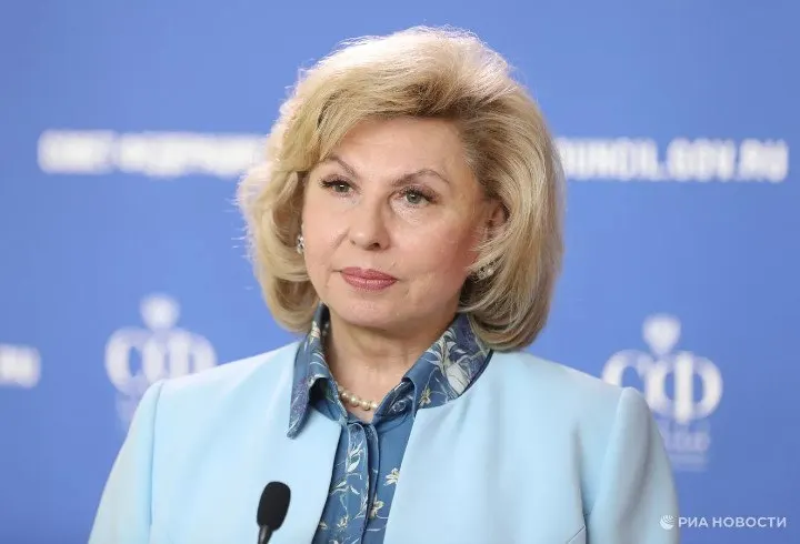 Депутаты сегодня рассмотрят кандидатуры на пост омбудсмена: главным претендентом называют Яну Лантратову, также выдвинуты Артём Прокофьев и Иван Сухарев. Москалькова уходит по окончании двух сроков.