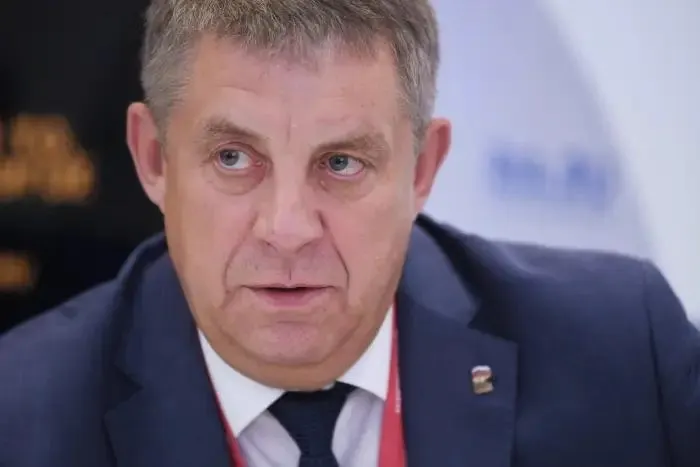 После отставки Александра Богомаза источники в регионе и в «Единой России» не исключают, что он займет вакантный мандат депутата Госдумы. Ранее он уже работал в парламенте и входил в профильные комитеты.