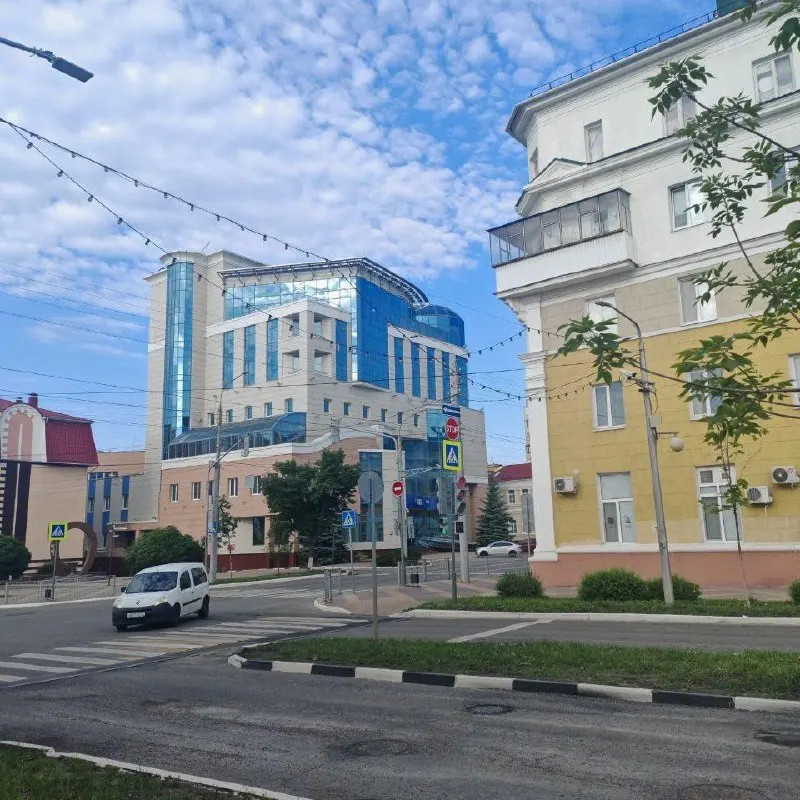 В&nbsp;здании ВТБ&nbsp;на&nbsp;проспекте Славы окна не&nbsp;повреждены&nbsp;— это&nbsp;отражение