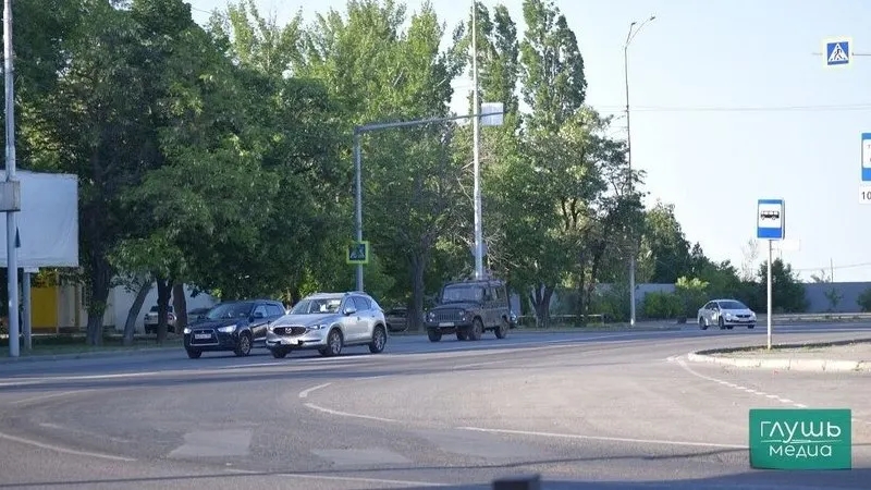 В документах по реализации стратегии безопасности дорожного движения до 2030 года (с перспективой до 2036-го) содержатся меры: обязательная диагностика и реабилитация для пьяных за рулём, дополнительные проверки для лишённых прав и внесудебные блокировки сайтов с опасным или фальсифицированным контентом.