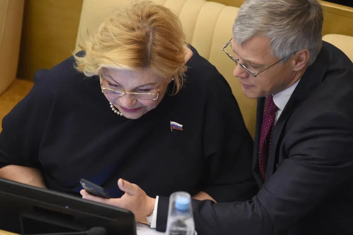 Двое депутатов, в том числе представитель Челябинской области Валерий Гартунг, оказались единственными голосовавшими против обращения Госдумы по удару в Старобельске — спикер назвал это техническим сбоем и потребовал разобраться.