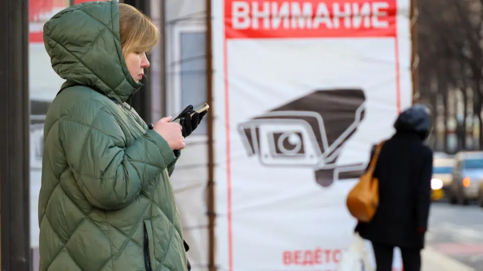 Государственный мессенджер начал удалять из чатов ссылки на ключи для VPN; при повторной отправке пользователи теряют доступ к аккаунту. Ограничения вводятся в рамках кампании по борьбе с обходом блокировок.