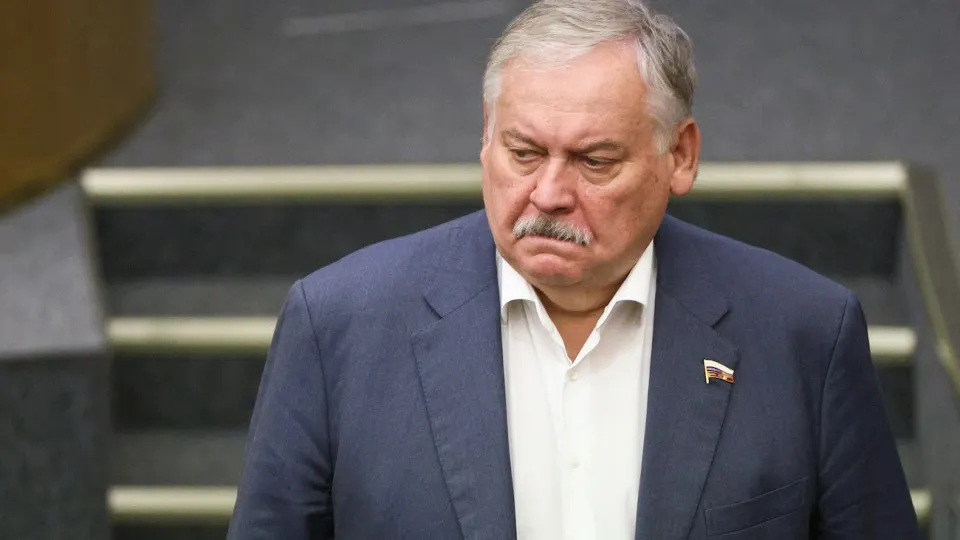 Первый заместитель главы комитета Госдумы Константин Затулин заявил, что Латвия и Эстония обманули русскоязычных жителей при выходе из СССР, введя статус «неграждан». Это заявление прозвучало на фоне законопроекта об использовании вооружённых сил за рубежом для защиты россиян и предупреждений западной разведки о рисках конфликта с НАТО.