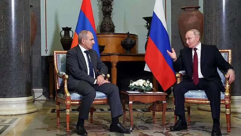 1 июня российский и армянский лидеры обсудили результаты заседания Высшего евразийского экономического совета в Астане, где один из ключевых вопросов касался участия Армении в ЕАЭС на фоне её сближения с Евросоюзом.