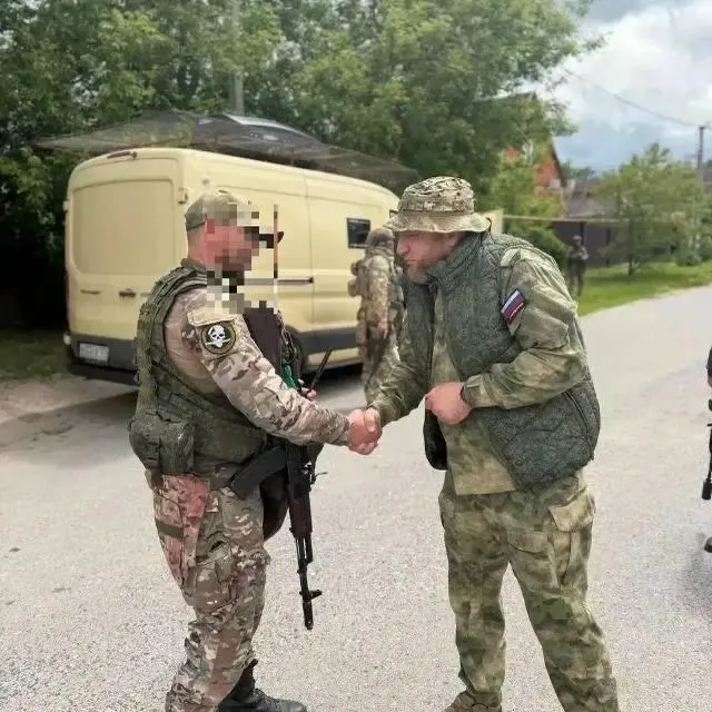 Жители Грайворонского округа возмутились, что в отчёте администрации подчёркивали наличие продуктов и доставку бензина, тогда как люди ждут реальной защиты от регулярных атак дронов и нормальной связи.