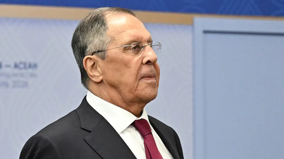 После самой масштабной за время конфликта ночной атаки дронов по столичному региону министр иностранных дел заявил, что поставленная президентом задача по массированным ударам по ключевым целям, от которых зависит боеспособность ВСУ, будет выполняться.