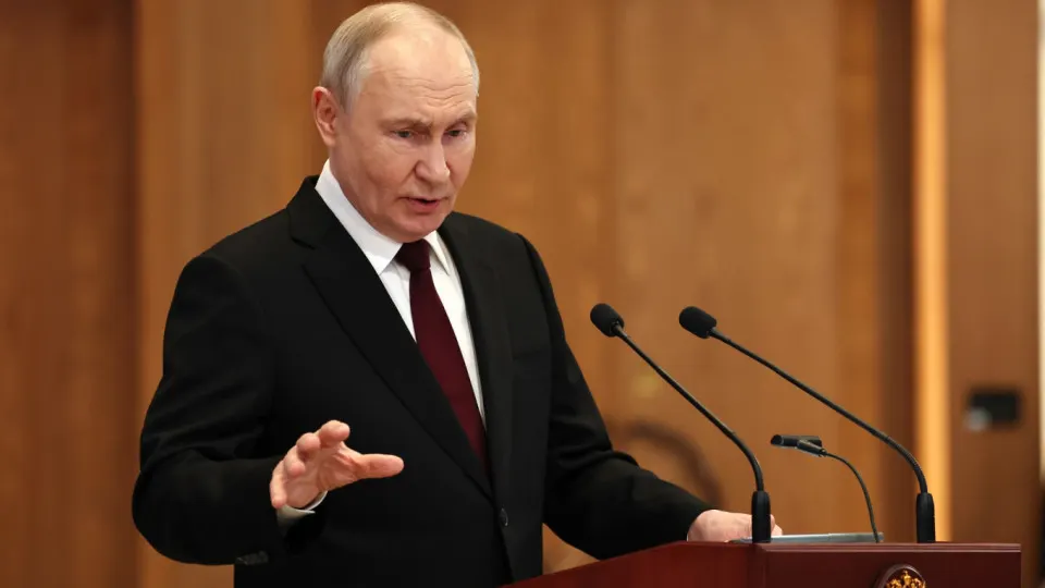 Президент заявил, что Россия отреагирует на пуски беспилотников по её объектам с территории европейских стран, назвав атаки попыткой «раскачать» ситуацию и отметив отсутствие предпосылок для переговоров с Киевом.