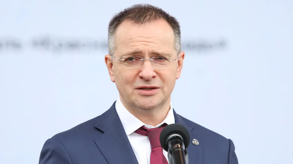 Владимир Мединский предложил усилить надзор за использованием бюджетных средств в кинопроизводстве, вернуть элементы цензуры и создать экспертные механизмы для оценки исторического контента.