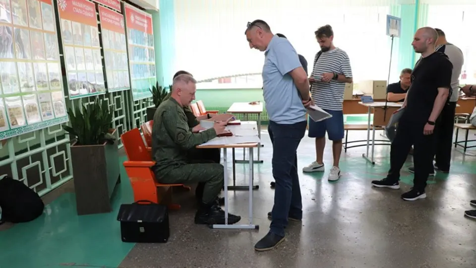 Минобороны Белоруссии объявило о проведении мобилизационных учений в Гродненской области (17–26 июня). Резервистов вызывают для сверки учётных данных и контрольной явки, а параллельно сообщают о давлении со стороны России с требованием участия в эскалации конфликта с Украиной.