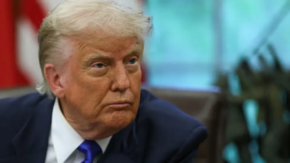 Во время закрытых переговоров на саммите G7 Дональд Трамп предложил нарастить давление на Россию и усилить поддержку Украины при условии, что союзники помогут в расчистке Ормузского пролива. Лидеры «семёрки» пообещали увеличить поставки ПВО и дальнобойного вооружения, а также обсудили ужесточение санкций в нефтегазовой сфере.