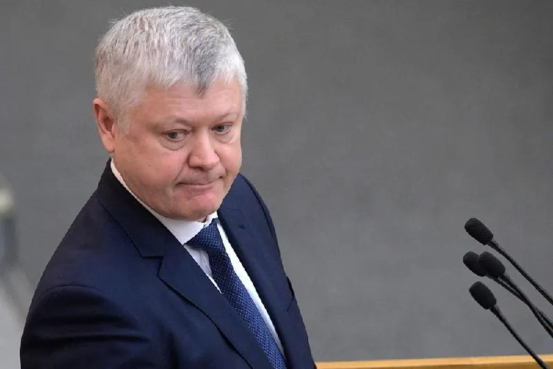 Председатель комитета Госдумы по безопасности сообщил, что из страны выдворили свыше 360 зарубежных структур, более 60 — по материалам его комиссии; он также объявил о принятии 46 законов «о защите суверенитета».