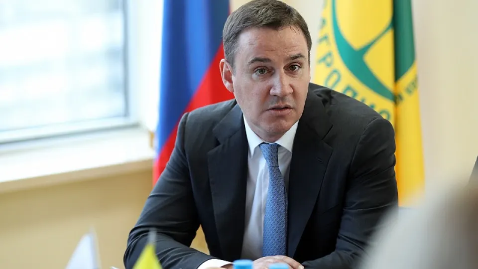 Заместитель председателя правительства Дмитрий Патрушев фактически установил контроль над РЭО: в наблюдательный совет входят его люди, а смена руководства компании совпадает с уголовными делами против прежних менеджеров.