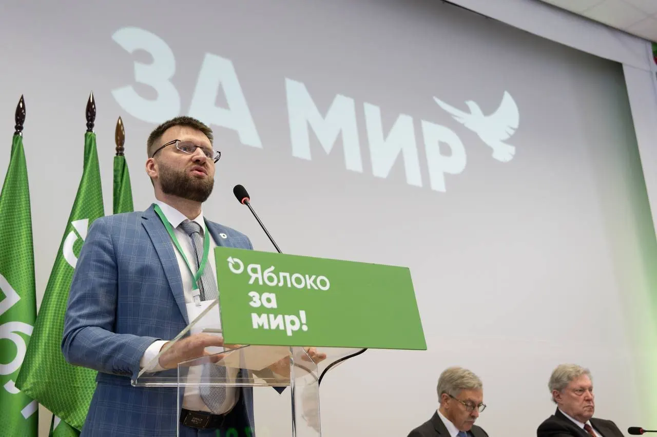 Минюст посчитал, что Дорохов продолжает политическую деятельность — в качестве «доказательств» названы поздравление от лидера партии, участие в публичных акциях и видеоролик с бумажными самолётиками.