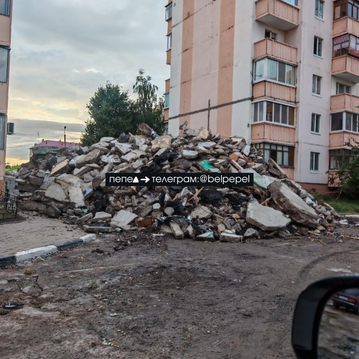 Для съёмок картины «Белгородская рапсодия» в Строитель привезли фрагменты дома на Щорса, где в мае 2024 года обвалился подъезд.