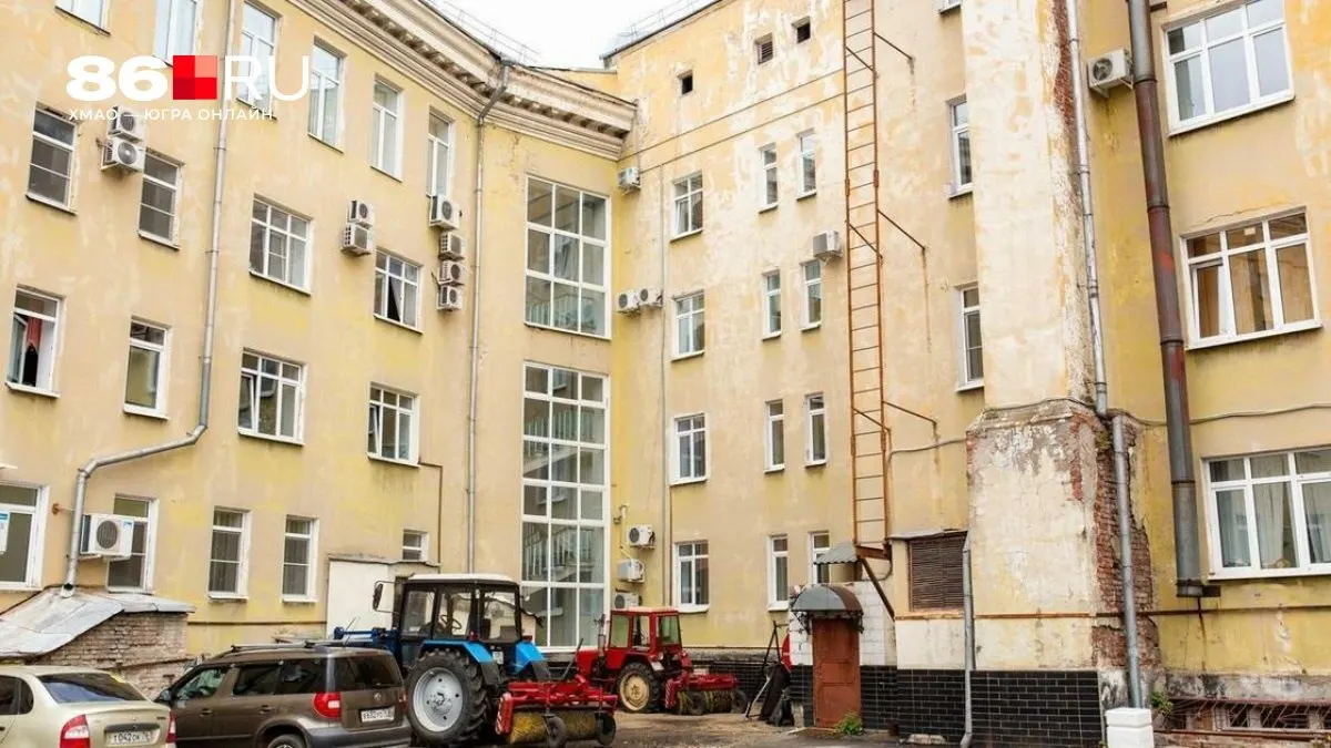 Госдума пояснила, что решение о переустройстве придомовой территории под парковку должно приниматься на общедомовом собрании собственников.
