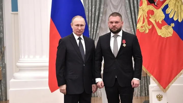 В официальных декларациях кандидатов указаны зарубежные активы у Евгения Поддубного и ряда других претендентов в Госдуму. В партии заявляют, что иностранные активы были отчуждены до подачи документов.