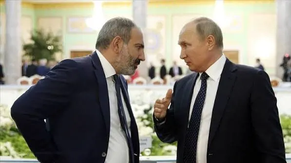 Премьер-министр Армении обратился к президенту России с просьбой принять меры в связи с ограничениями на импорт армянской продукции в Россию; в разговоре также затронут вопрос возможного референдума о внешнеполитическом курсе страны.