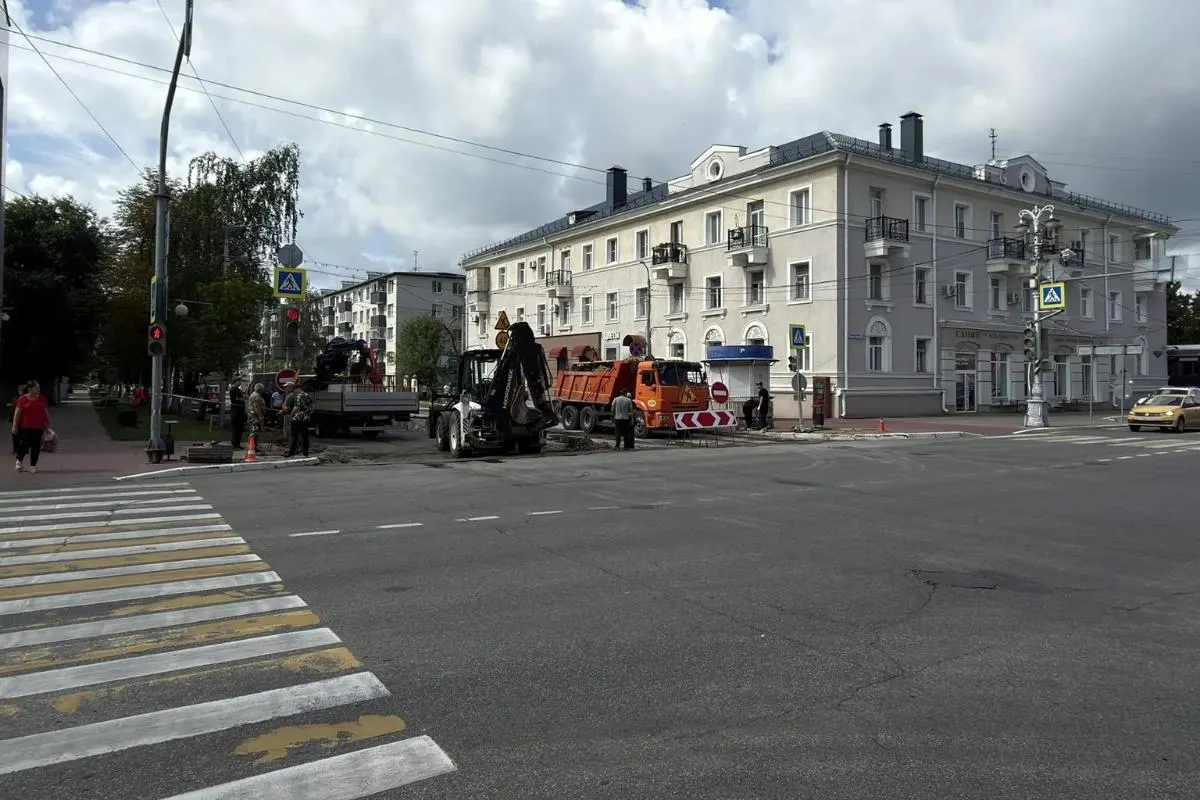 Врио губернатора сообщил о дополнительном выделении 1,2 млрд рублей на капитальный ремонт дорог в Белгороде. Ямочный ремонт вырос в пять раз, работы на ряде участков должны завершить до конца октября.