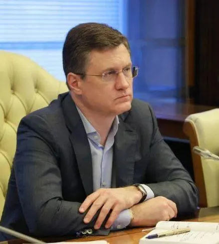 Заместитель председателя правительства Александр Новак 7 июля провёл совещание по рынку топлива. Региональным властям и отраслевым компаниям поручено усилить ежедневный мониторинг и координацию, чтобы не допустить локальных сбоев поставок.