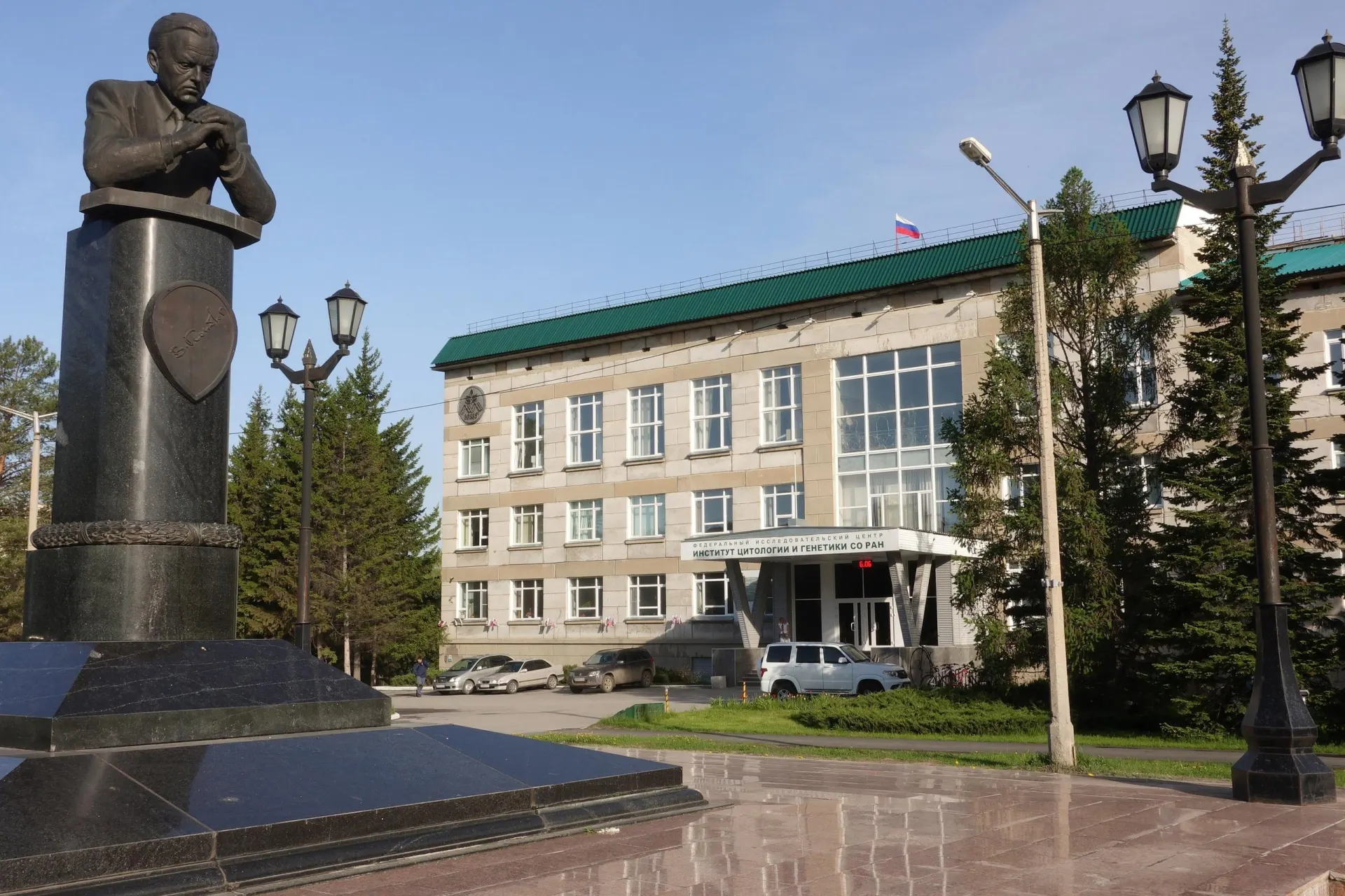 Скоро вступают в силу нормы, ограничивающие передачу генетической информации за рубеж и требующие разрешений межведомственной комиссии. Ученые опасаются задержек с публикациями, изоляции исследований и роста рисков уголовного преследования и низкого качества науки.