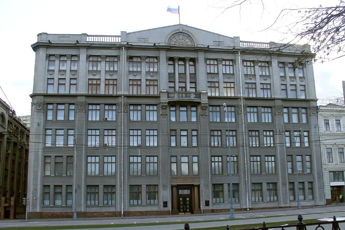 Представителям подконтрольных СМИ поручили ограничить публикации фото и видео последствий ударов по российской территории и переключиться на демонстрацию результатов действий российской армии — источники в медиа называют это реакцией на «дисбаланс контроля» в информационной повестке.
