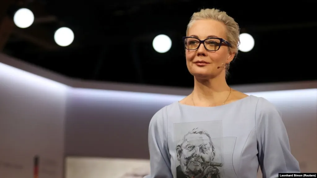 Генеральная прокуратура заявила, что фонд, возглавляемый Юлией Навальной, действует в России как нежелательная организация. Фонд основан в США и ранее возглавлялся Гарри Каспаровым.
