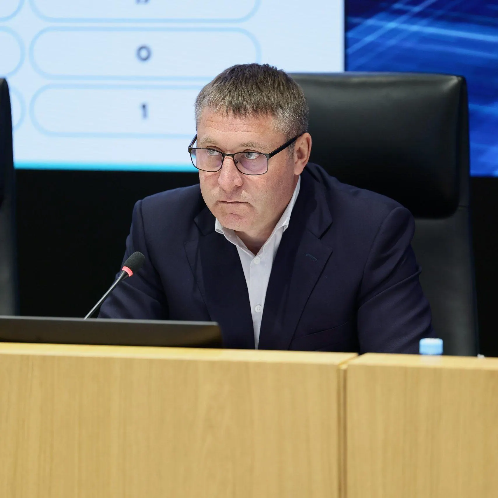 Врио губернатора Белгородской области заявил о возможности увеличить валовый региональный продукт до двух триллионов рублей и обсуждении перспектив довести показатель до трёх триллионов.