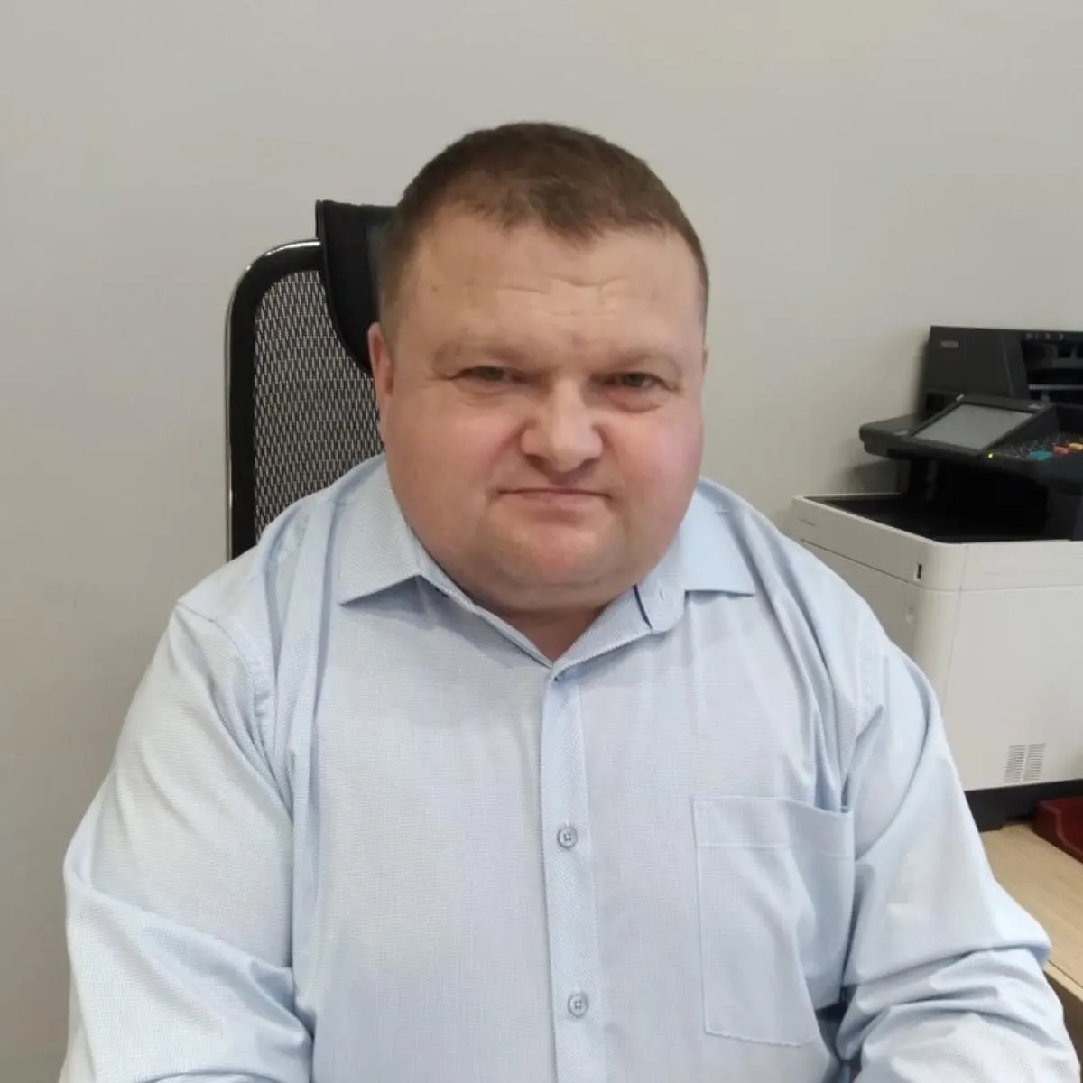 Экс-главу ЕТК Алексея Калугина нашли на месте возгорания цеха птицефабрики; он оказал помощь в тушении пожара и эвакуации сотрудников.