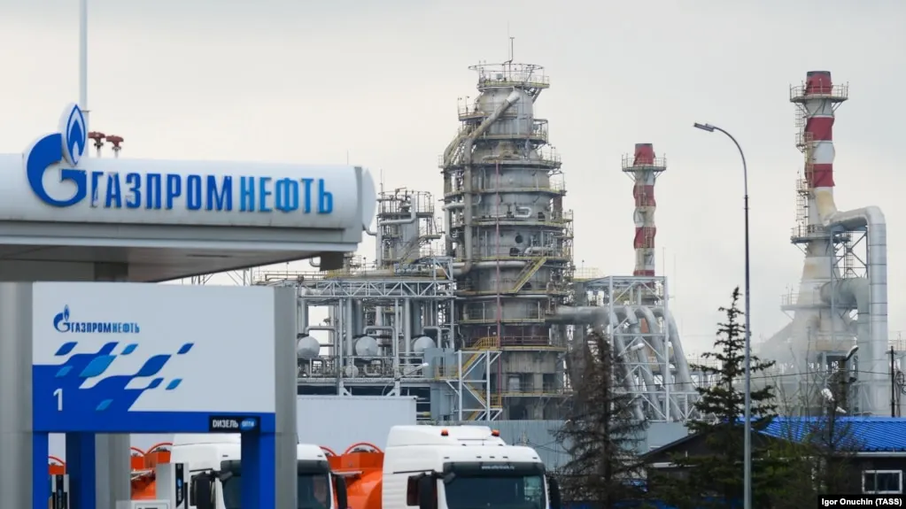 Ночью по Афипскому НПЗ и близлежащим объектам Краснодарского края были нанесены удары беспилотниками. Есть жертвы, разрушения и возгорания на заводе.