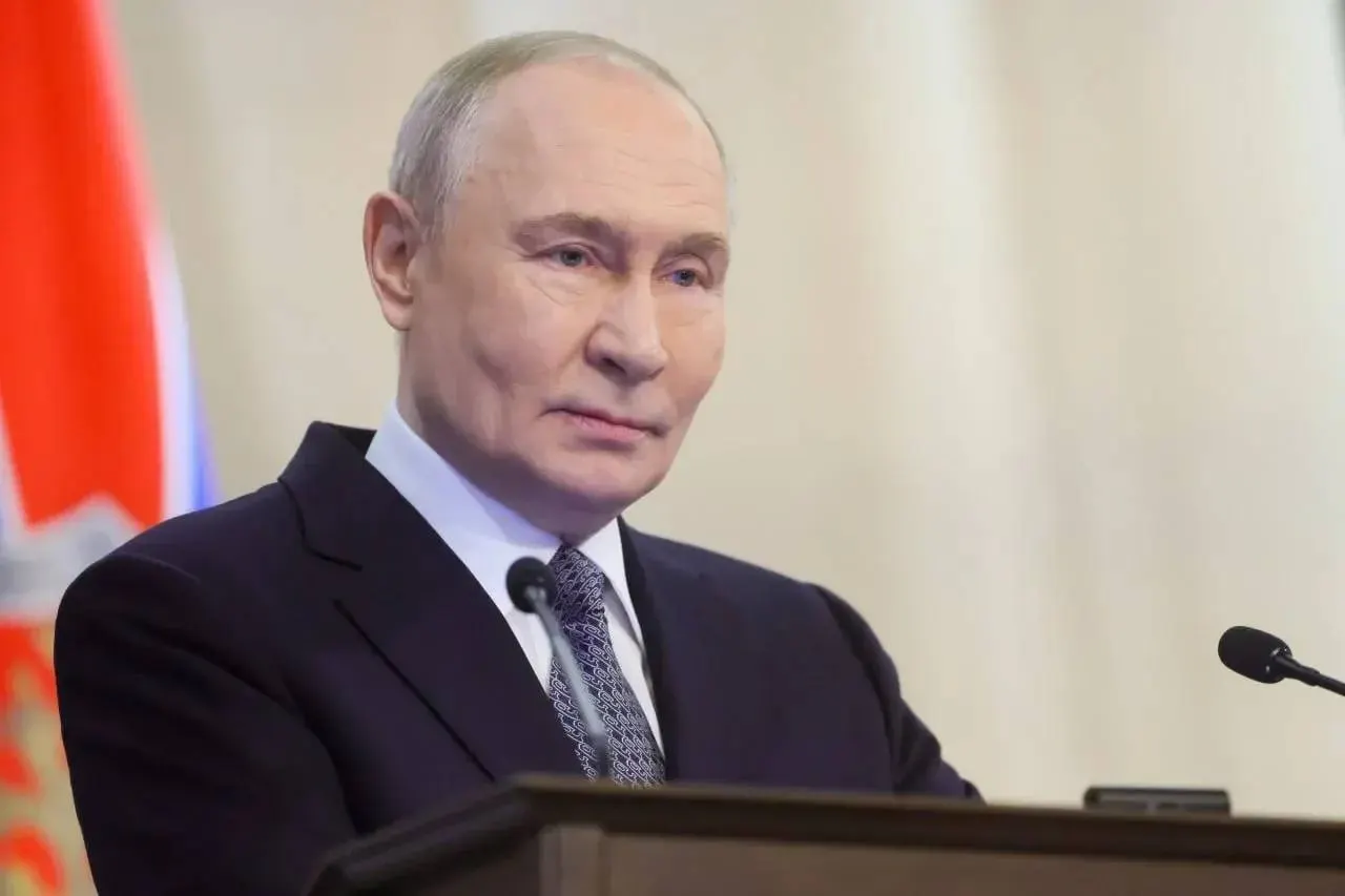 Президент отметил мужество и решительные действия десантников, участвующих в специальной военной операции, и выразил уверенность в их дальнейшем вкладе в обороноспособность и безопасность страны.