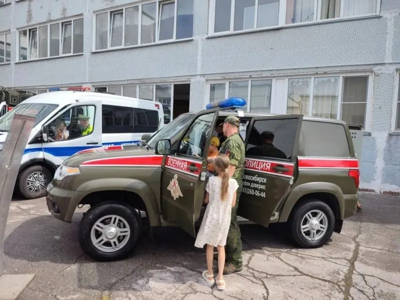 Минобороны предложило расширить полномочия военной полиции, включая опрос граждан и проверку документов, а также возможность работы в гражданской одежде по приказу руководства.