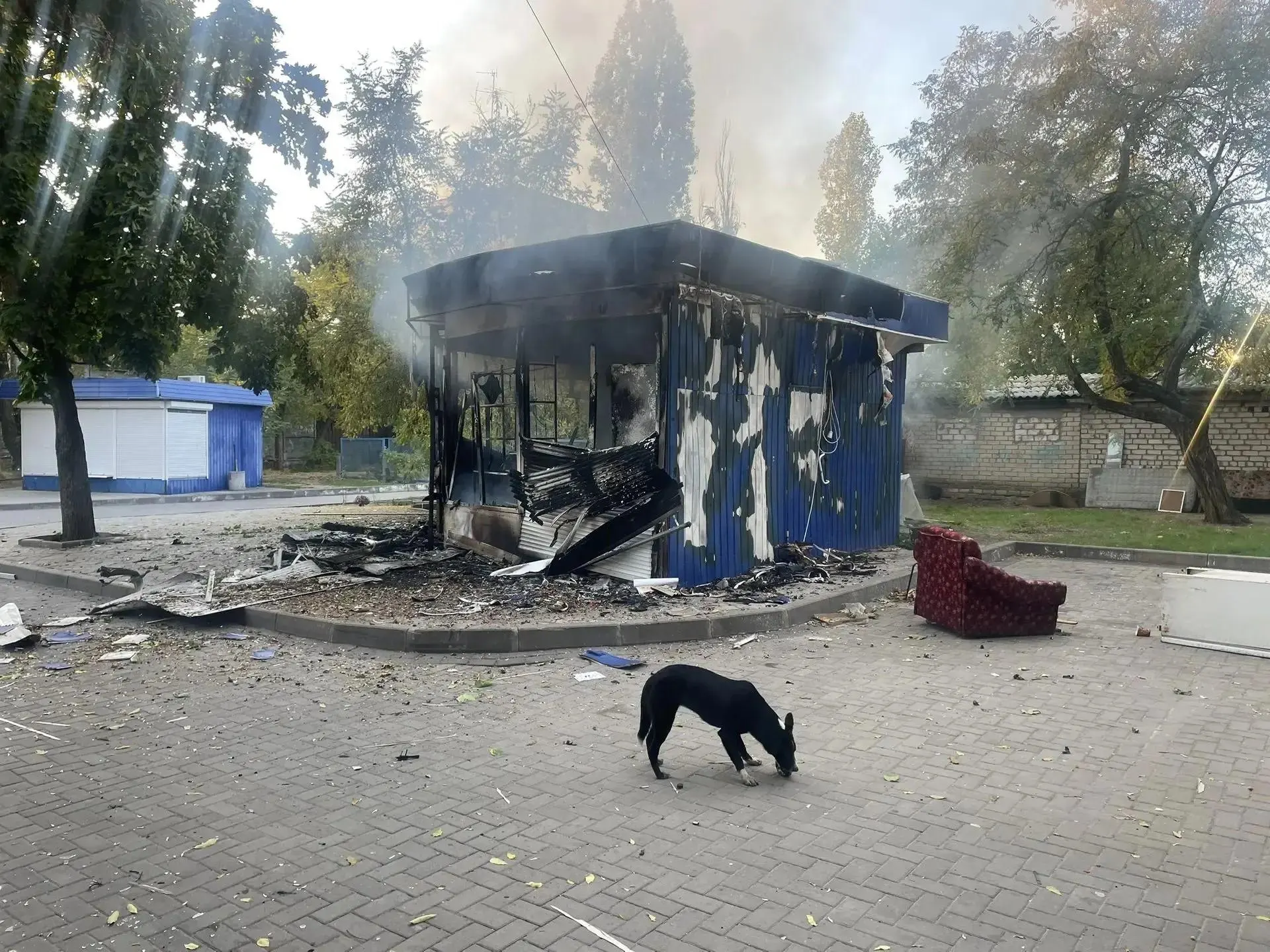 В ночь по России прошла волна атак беспилотников: есть погибшие и раненые, повреждены объекты инфраструктуры.